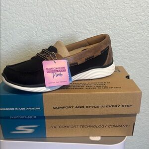 Women’s size 8 on the go slip on boat shoes NEW